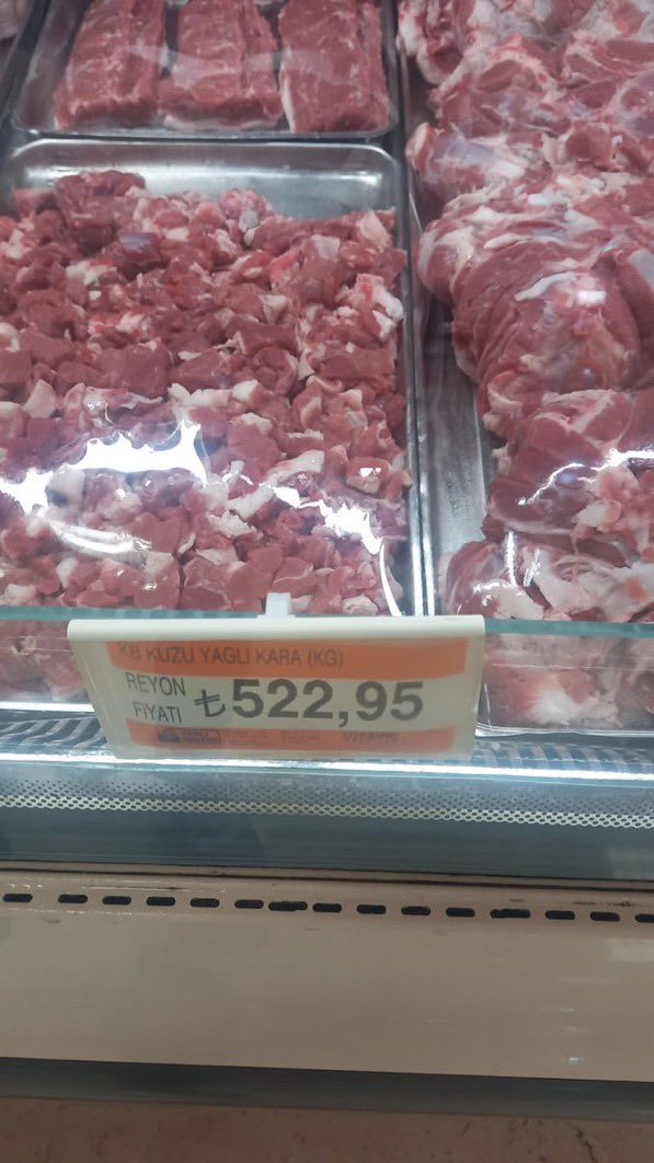 hesaniko's tweet photo. Adana ! 
Kuzu kuşbaşı kg 523 ₺ https://t.co/WWq6133vfG
