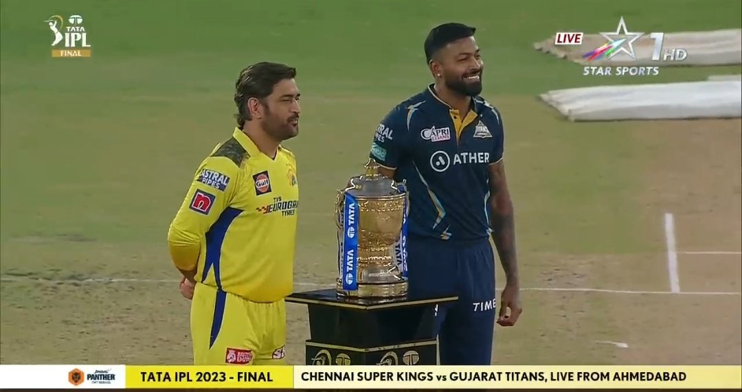 dhonifann07's tweet photo. Longest IPL Final Ever! 🧡💙
#IPL2023Finals | #CSKvGT https://t.co/6i8a6Zswun