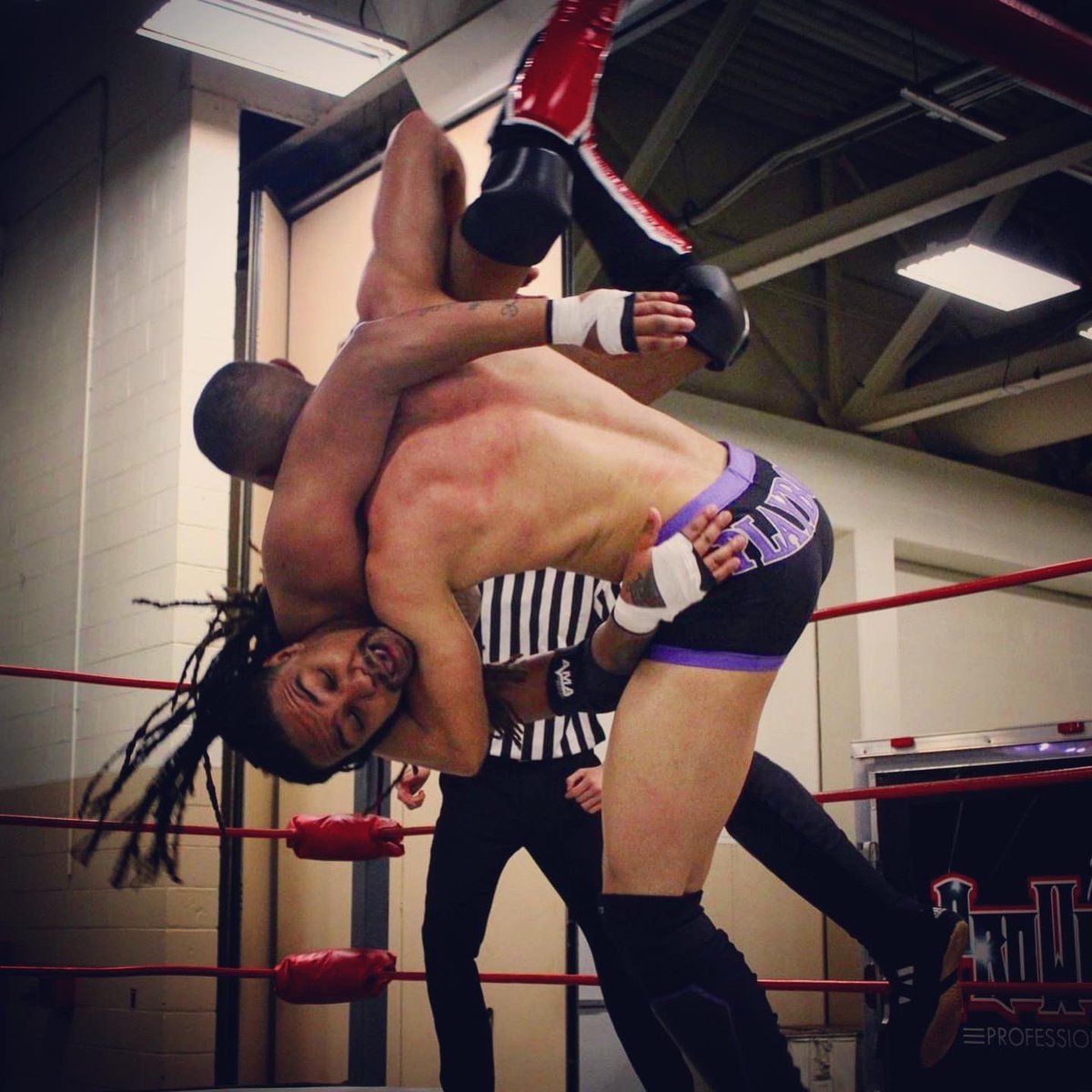 Caught him and took him for the ride 👊🏽

T-Bone SUPLEX 🔥

#ImpactPlayer #MoodShifter #TrendingTopic #ProWrestler #ProWrestling #IndyWrestling #TBoneSuplex #Athlete #PlayboyAlexBryant