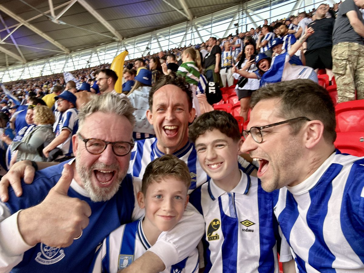 The day went so fast! Amazing to spend it with 44,000 Wednesday fans and my family. What an amazing season, proud to be there for every home game. Even bumped in to @PeteMcKee. With <a href="/Christymon/">Chris Tymon</a>, Riley, Ellis, and guest appearances from Liam and my dad. Lovely #UTO #WAWAW #SWFC.