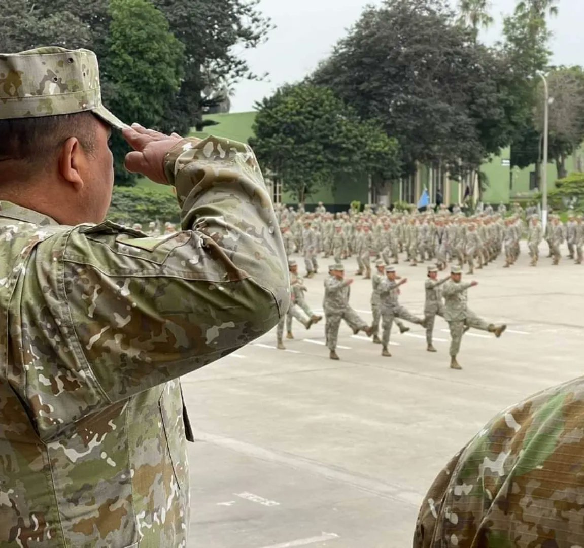 coedeoficial's tweet photo. #infocoede El Comando de Educación y Doctrina del Ejército, como todos los lunes, llevó a cabo el ceremonial de inicio de semana, donde se recitó el Credo del Ejército y el Código de Honor; así como también, se dio lectura al valor de la semana “voluntad”. https://t.co/UqULD7ARQM