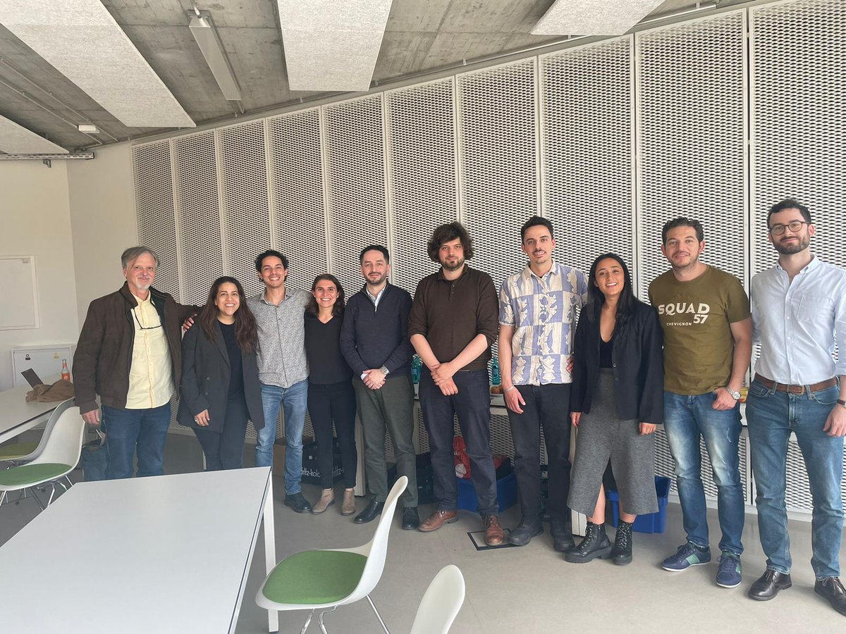 Gabi_Levita's tweet photo. Last Friday at the "Elites and Class" workshop hosted by Jan Ickler at @uni_kassel. We discussed political and economic elites in Latin America with an awesome group of young scholars.@bastiangb @IanoniMarcus @rga1981 @FernandoChisnes @chrischambersju @nataly0180 @SOLEILFROMSOUTH https://t.co/cSqAtNbnSb