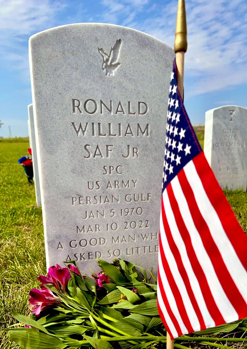 AnnaBonMots's tweet photo. 🇺🇸 "It doesn't take a hero to order men into battle. It takes a hero to be one of those men who goes into battle." -NORMAN SCHWARZKOPF
•A special day to honor and remember all those that gave their lives for the life we all have the choice to live as we wish. https://t.co/cPitw0a0Le