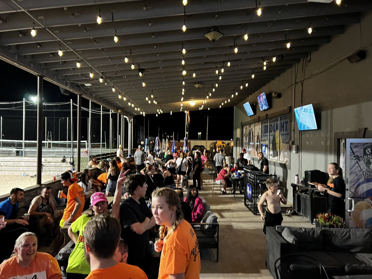 DJKDuBOmaha's tweet image. Because of you, the patrons and fans of both @SinnottsSandBar volleyball league &amp;amp; myself, DJ K DuB, are grateful for the atmosphere, environment, and vibe that is created throughout the night on #FriYAYs #OnThePatio #OpenFormatDJ. Thank, Guerrero Media Group📷
#DJLife #PioneerDJ