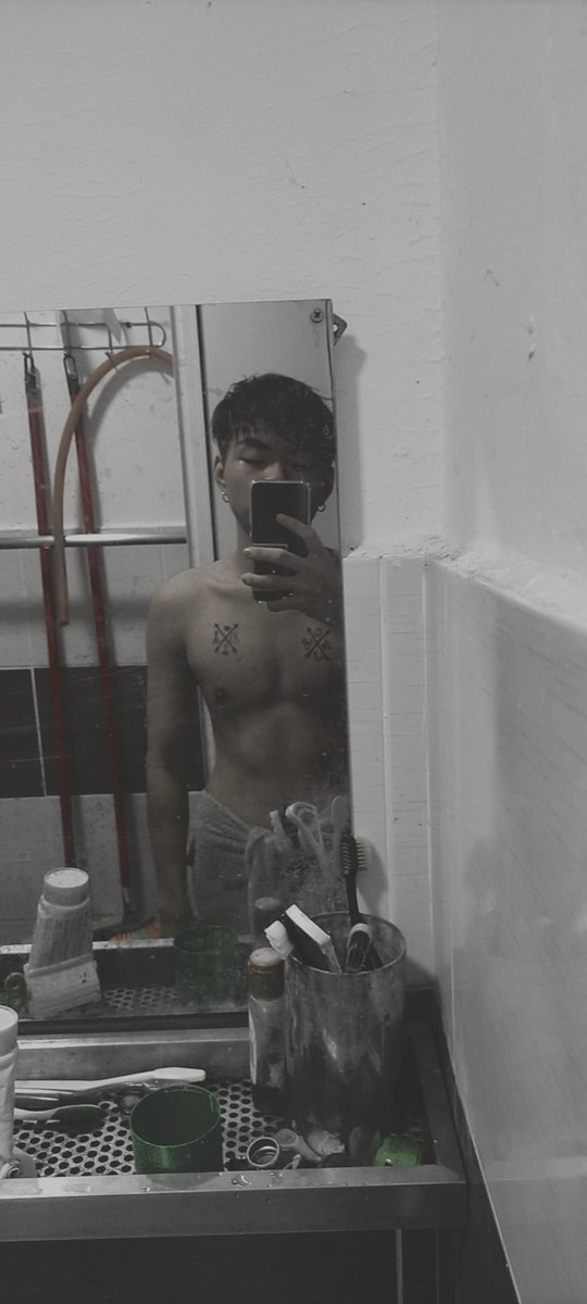 Kenneth53234491's tweet photo. 离梦想身材还有好远😮‍💨 https://t.co/hWqXjedLSc
