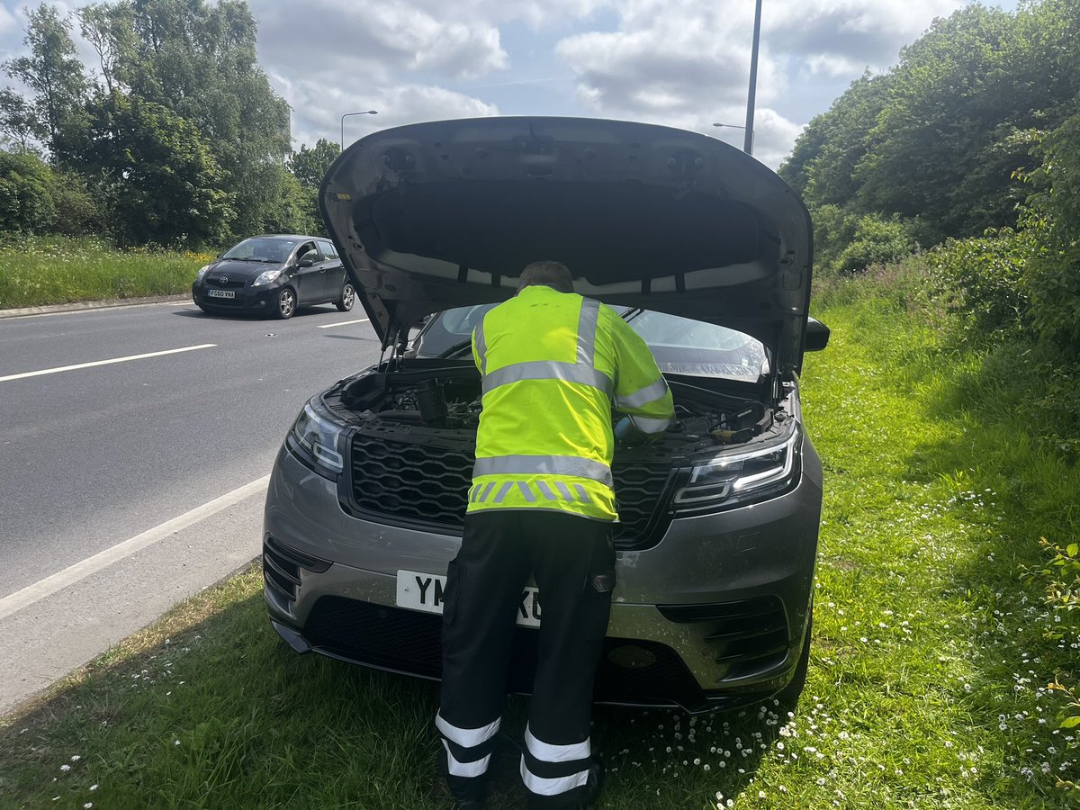 Darren Curtis (@curtisdma) on Twitter photo Another day another breakdown with our two year old Range Rover. This is the fourth time this car has broken down in 2 years. Three of those times leaving my family stranded on the side of the road. What have you got to say @LandRover_UK? #unacceptable Another day another breakdown with our two year old Range Rover. This is the fourth time this car has broken down in 2 years. Three of those times leaving my family stranded on the side of the road. What have you got to say @LandRover_UK? #unacceptable