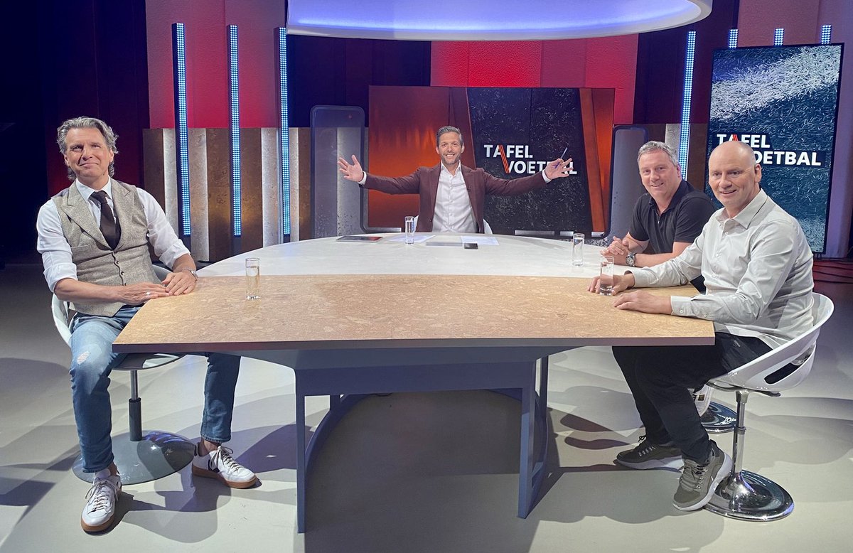 Reginald Thal (@reginaldthal196) on Twitter photo @1Lsport #TafelVoetbal vanavond met <a href="/BasvanMulken/">Bas Van Mulken</a> <a href="/MauriceGraef/">Maurice Graef</a> en <a href="/MarioEleveld/">Mario Eleveld</a> ⚽️ ⭐️
l1.nl/l1-sport-tafel… @1Lsport #TafelVoetbal vanavond met <a href="/BasvanMulken/">Bas Van Mulken</a> <a href="/MauriceGraef/">Maurice Graef</a> en <a href="/MarioEleveld/">Mario Eleveld</a> ⚽️ ⭐️
l1.nl/l1-sport-tafel…
