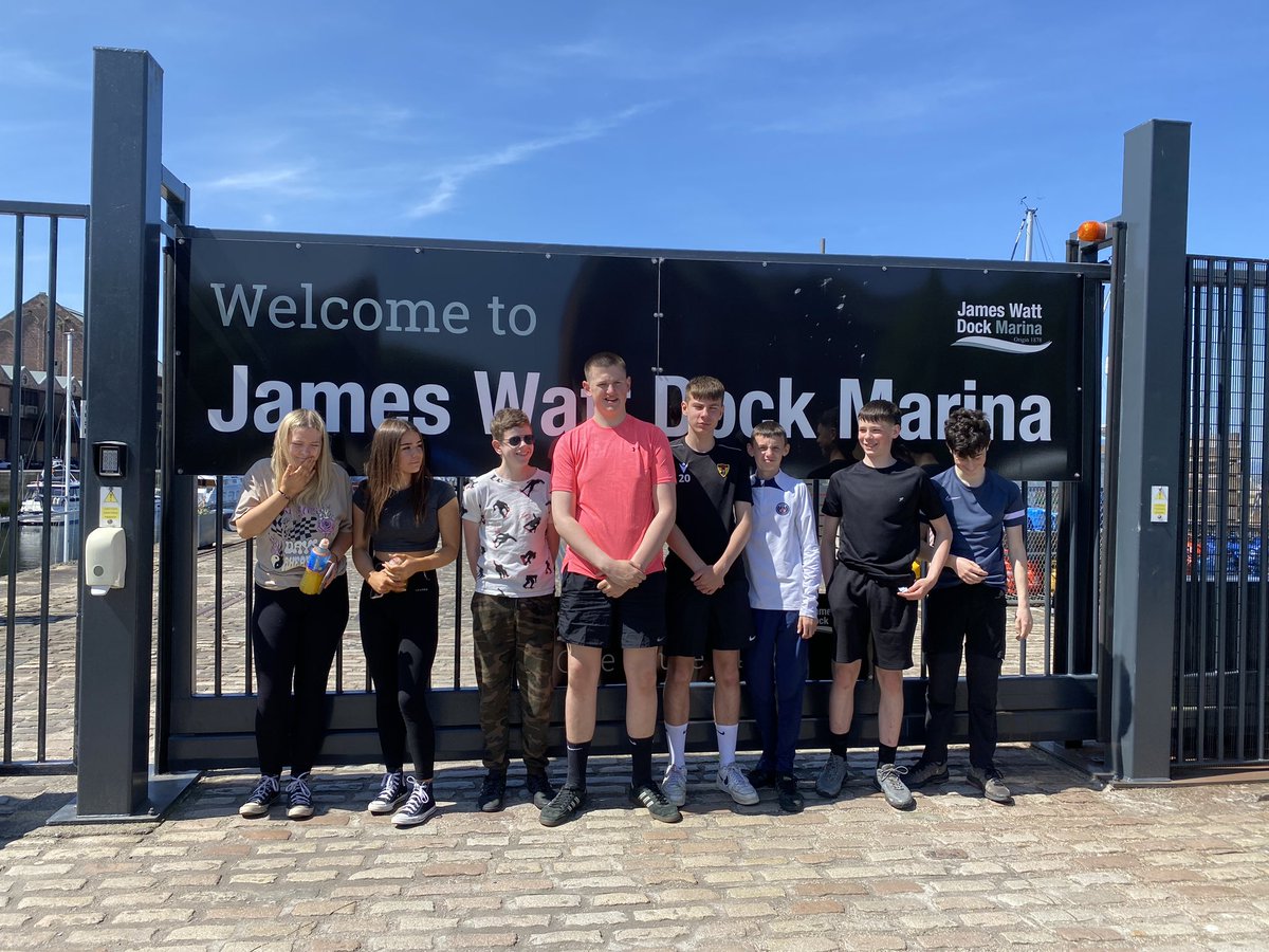MrsDoran2's tweet photo. Amazing first day on the Alba Explorer, currently anchored just off the coast of Bute at Rothesay. Pupils have been outstanding. 👍 @WoodmillHigh https://t.co/h8bYSvRzCo