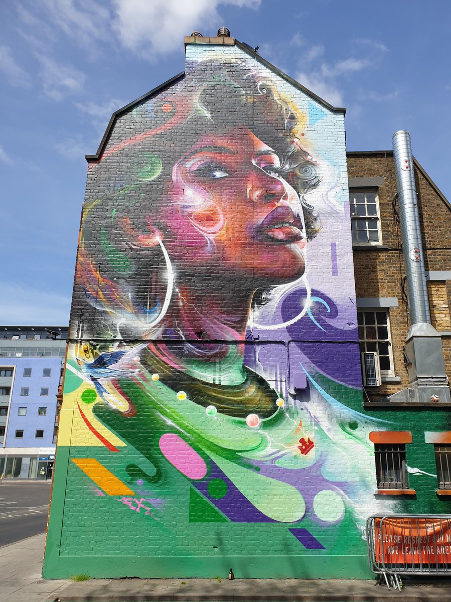 Princess of Peckham - Mr Cenz at the Prince of Peckham in south London @mrcenzgraffiti @globalstreetart #lifeinlondon #streetsoflondon #londonmurals #graffitiphotography #graffitiart #streetartlondon #urbanart #streetphotography #lifeinlondon