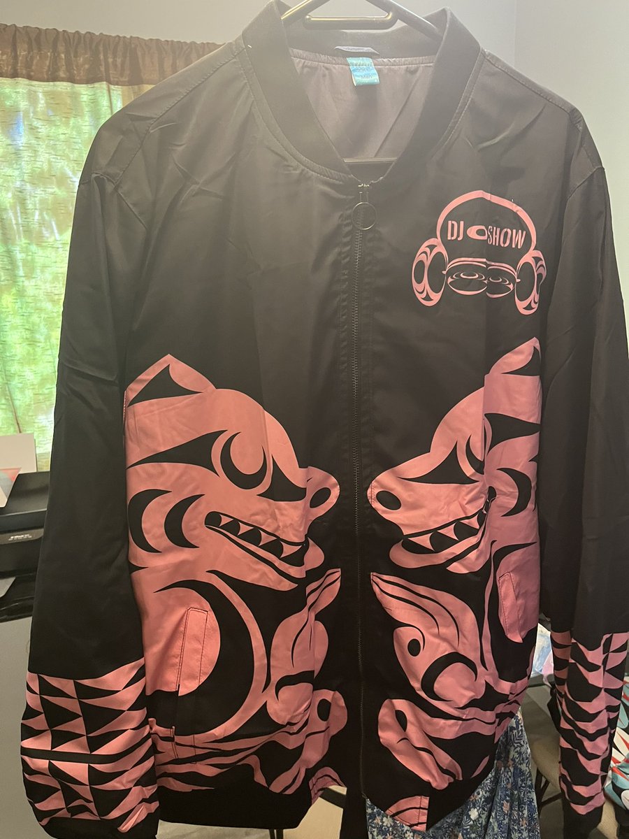 DJ_Oshoa's tweet photo. Ordered this beauty for a very special gig in June!! Pretty soon Iβll have it in every colour!! ππΏβπΏ I love your jackets Ovila Mailhot ππΏβπΏ #ovilamailhot #djoshow #coastsalish https://t.co/93UdnEHHvN
