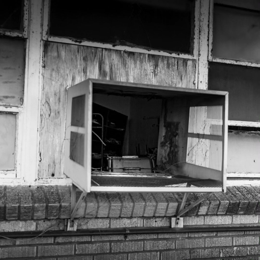 #urbexphoto #abandonedplaces #lostplaces #urbanphotography #lost #drum #blackandwhite #blackandwhitephotography