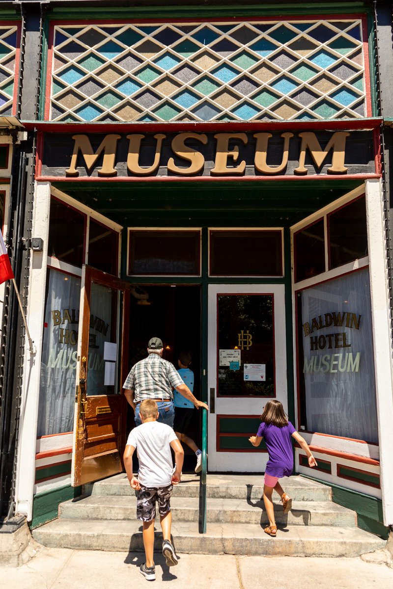 Explore the rich history and culture of Klamath County by visiting one or all of our unique museums! From fossils and artifacts to artworks and archives, and even historic hotels and forts, there's so much to learn and discover here 🧐
#DiscoverKlamathLikeALocal