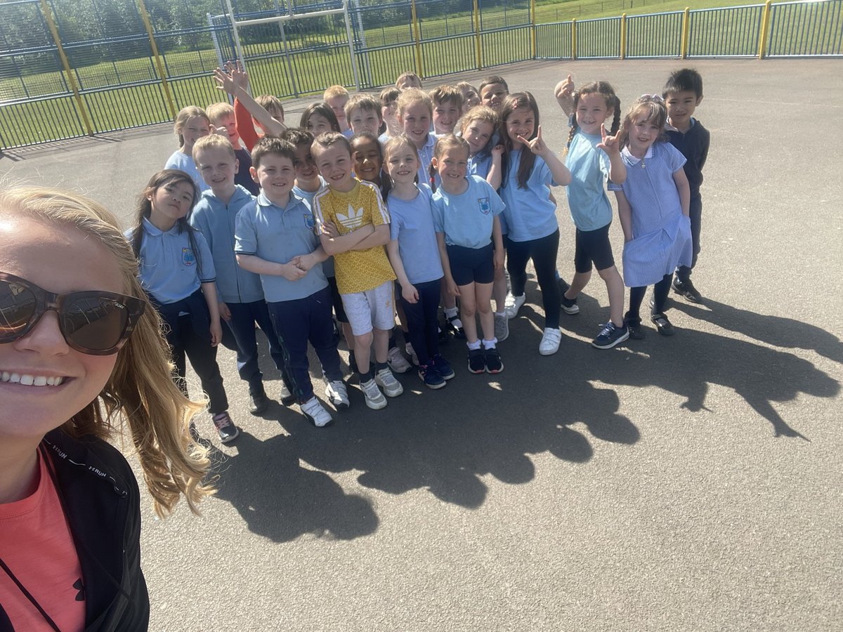 Studio44N's tweet photo. Thanks again to @SimpsonPrimary  for having me today! The sun was shining and we had so much fun for Fitness Fortnight! https://t.co/NMZDddiVUB