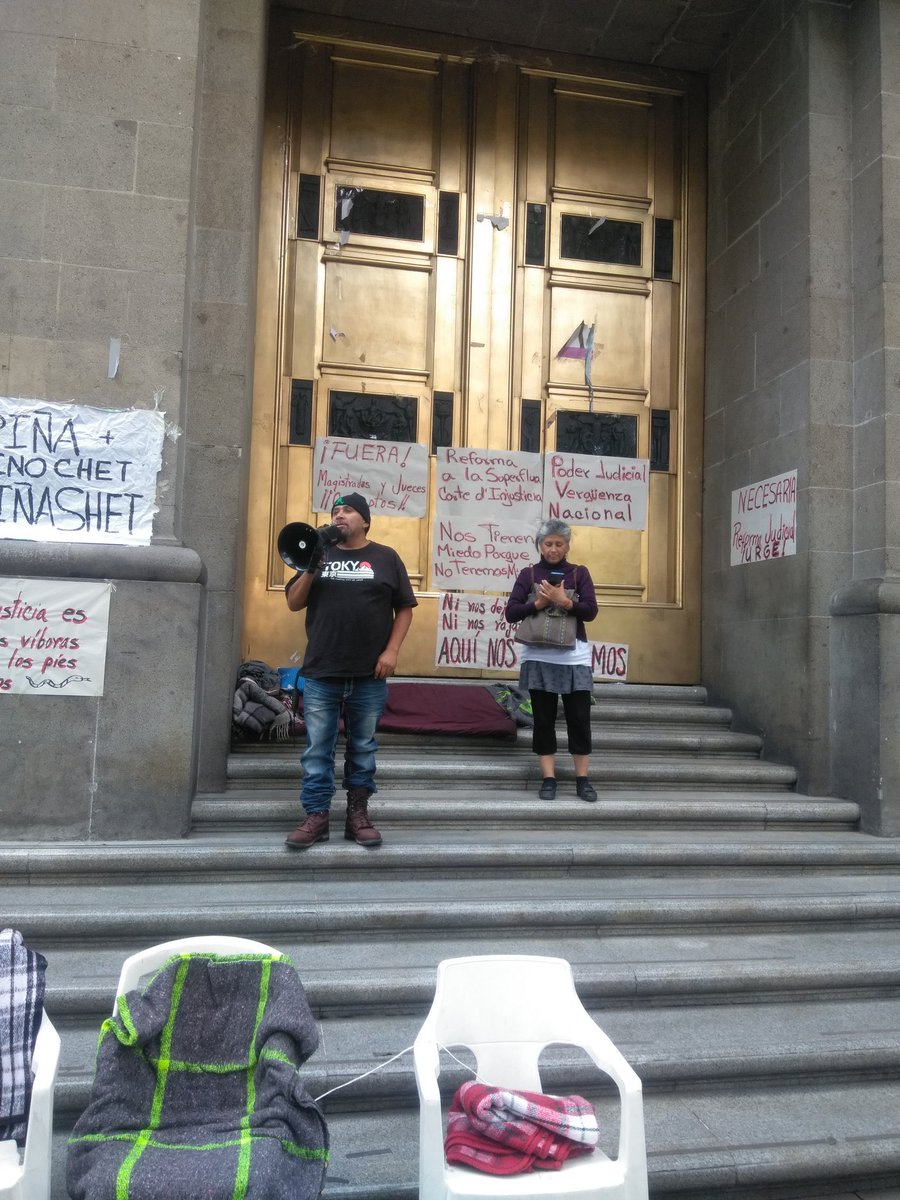 A seguir cobrado su sueldo! 🚬🧐