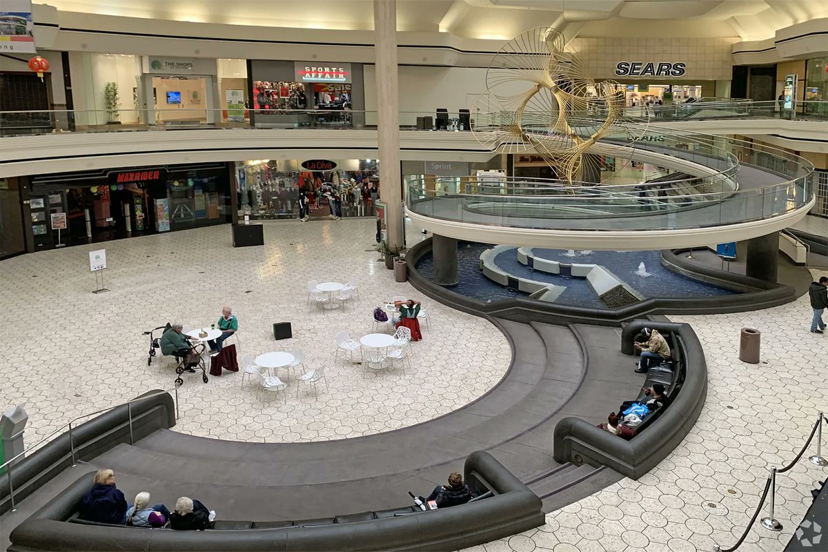 MichaelLAllen's tweet photo. Why Retailers Are Abandoning Traditional Malls from CoStar News https://t.co/4g8HIAKTFg https://t.co/vxgjA8ZJJ8