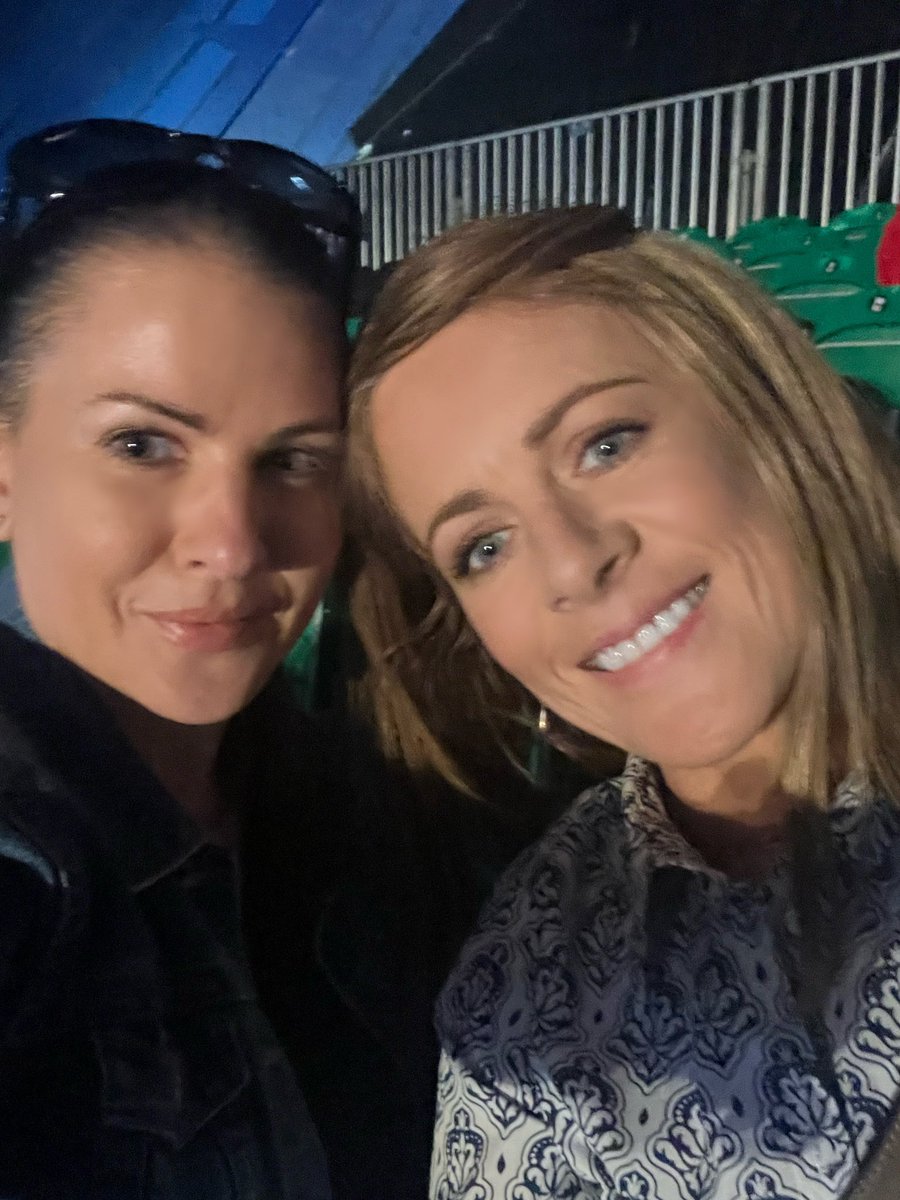 NutritionbyLOR's tweet photo. Time for some giggles with the sis 😂
#mytherapistghostedme #mtgm https://t.co/kEbrDSnrsf