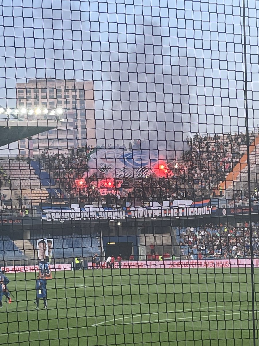 SavanierGoAT34's tweet image. C’était masterclass 😍🧡💙 #SpaceMHSC