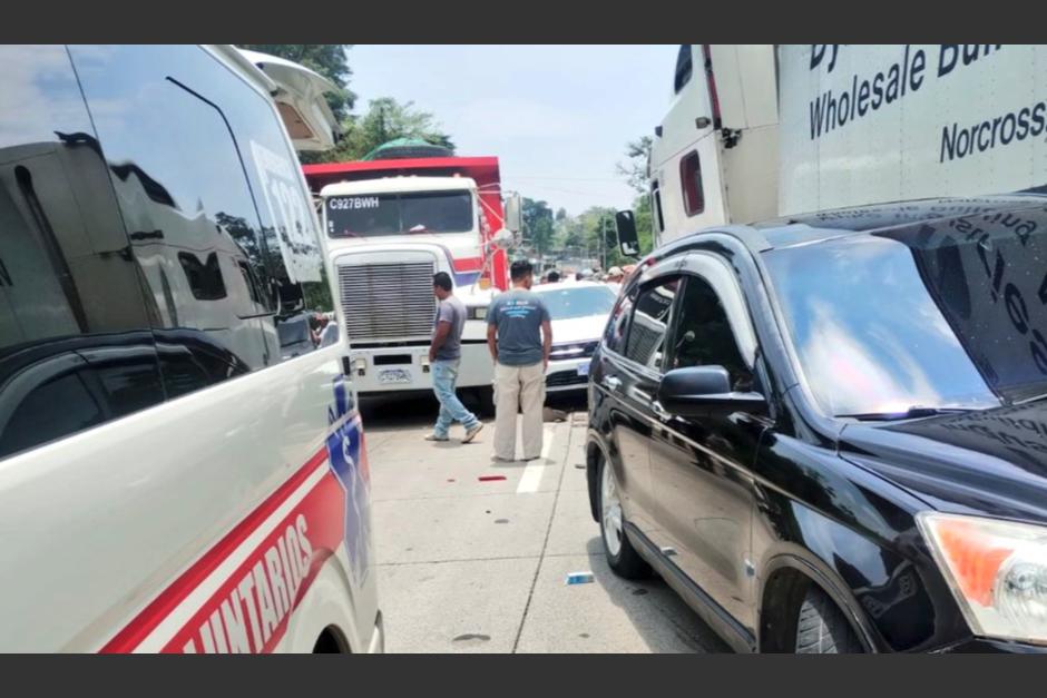 🚨¡ATENCIÓN! 🚨⎪¡Tráiler sin frenos! Se cruza arriate y choca carros en el carril contrario

<<VIDEO>>

Estas son las imágenes del accidente que dejó seis carros chocados:

bit.ly/43rrbI6