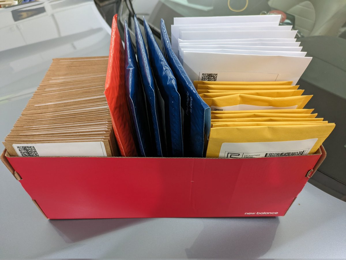 CardGeneral's tweet image. Outgoing from a busy weekend of sales! Thanks to all of our customers! #collect #thehobby