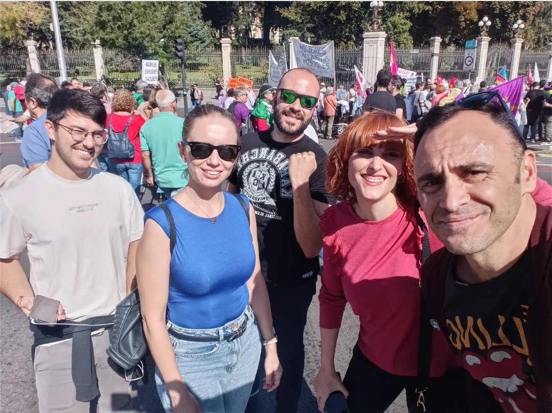 RbSotomayor's tweet image. Una décima que separa un camino de otro. 
Una décima que decide un futuro u otro. 

Pero ninguna décima valdrá lo mismo que la amistad que hemos forjado durante estos 9 meses de trabajo. 

Estoy orgulloso de cada uno de vosotros. De la militancia que disteis lo mejor de cada uno…