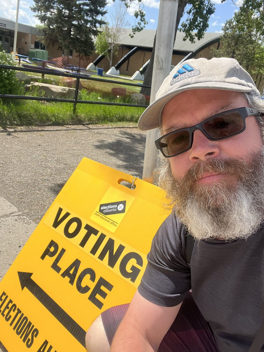 Mr.Hawken tweet media