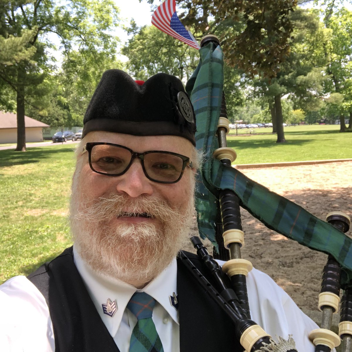 Honored to pipe for the Peoria County Memorial Day ceremony at Glen Oak Park.  #MemorialDay #peoria #illinois #peoriail #peoriaillinois #bagpiper #bagpipes 🇺🇸