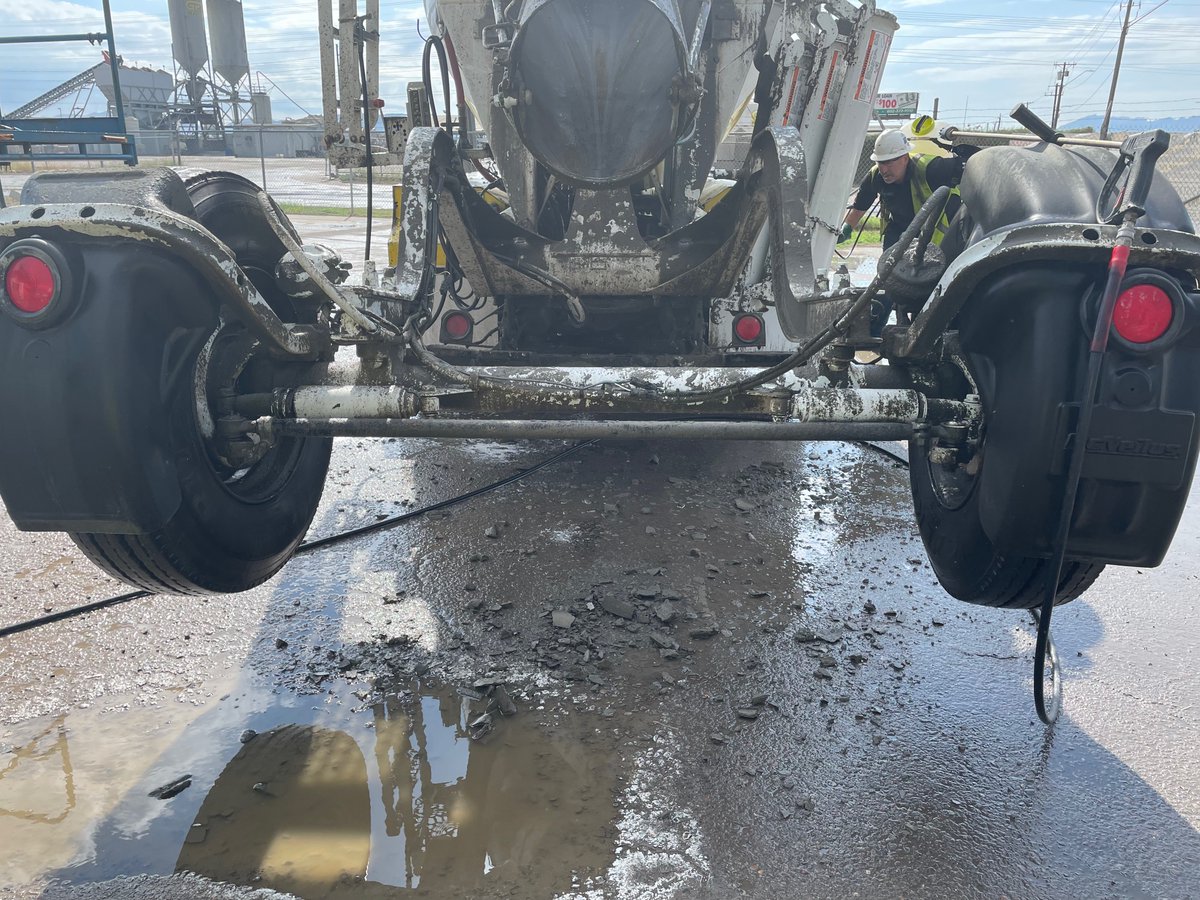 🌟 NL Maintenance LLC proudly presents our best-in-class pressure washing detergent! 💦✨ Experience the ultimate cleaning power with our specially formulated solution. Say goodbye to dirt, grime, and stains. Get ready for spotless results that shine! #PressureWashing #Detergent