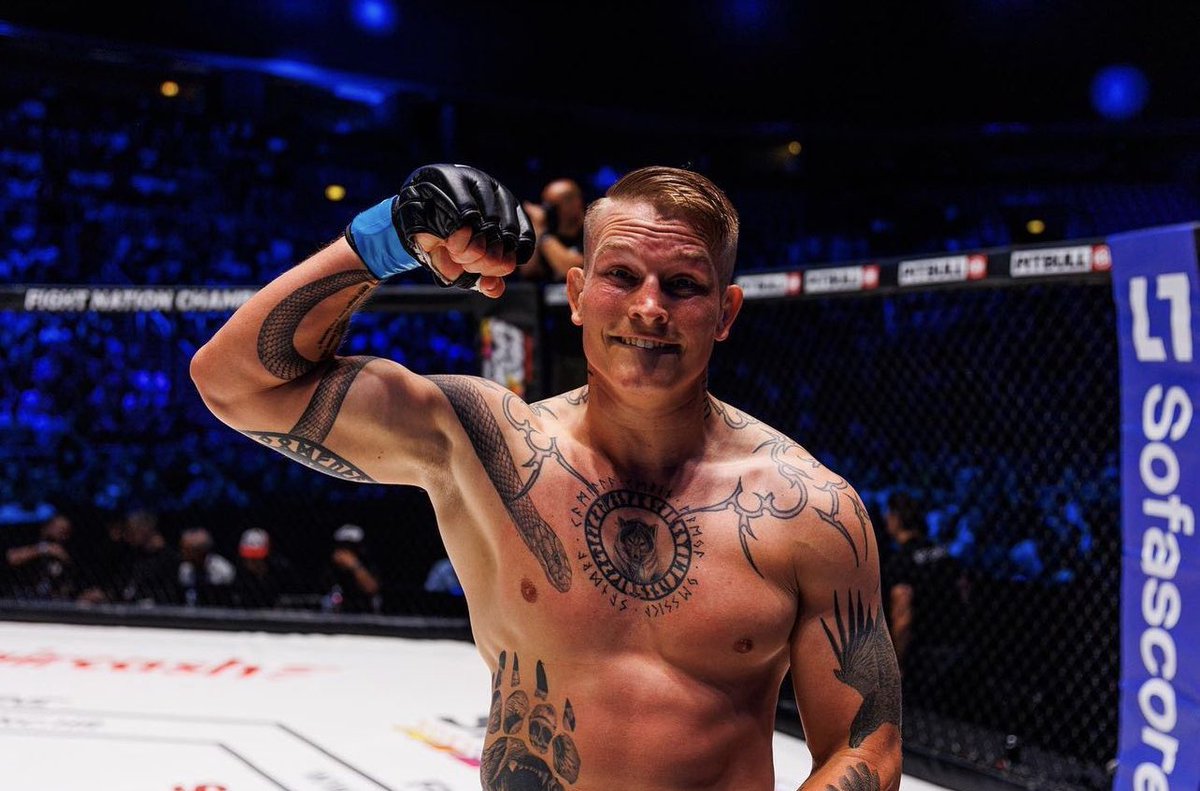 superiormgmtmma's tweet photo. Robin ”Pretty Boy” Roos wins by TKO round 1 at FNC #robinroos #prettyboy #superiormanagement #mma https://t.co/QldK1ziXBm