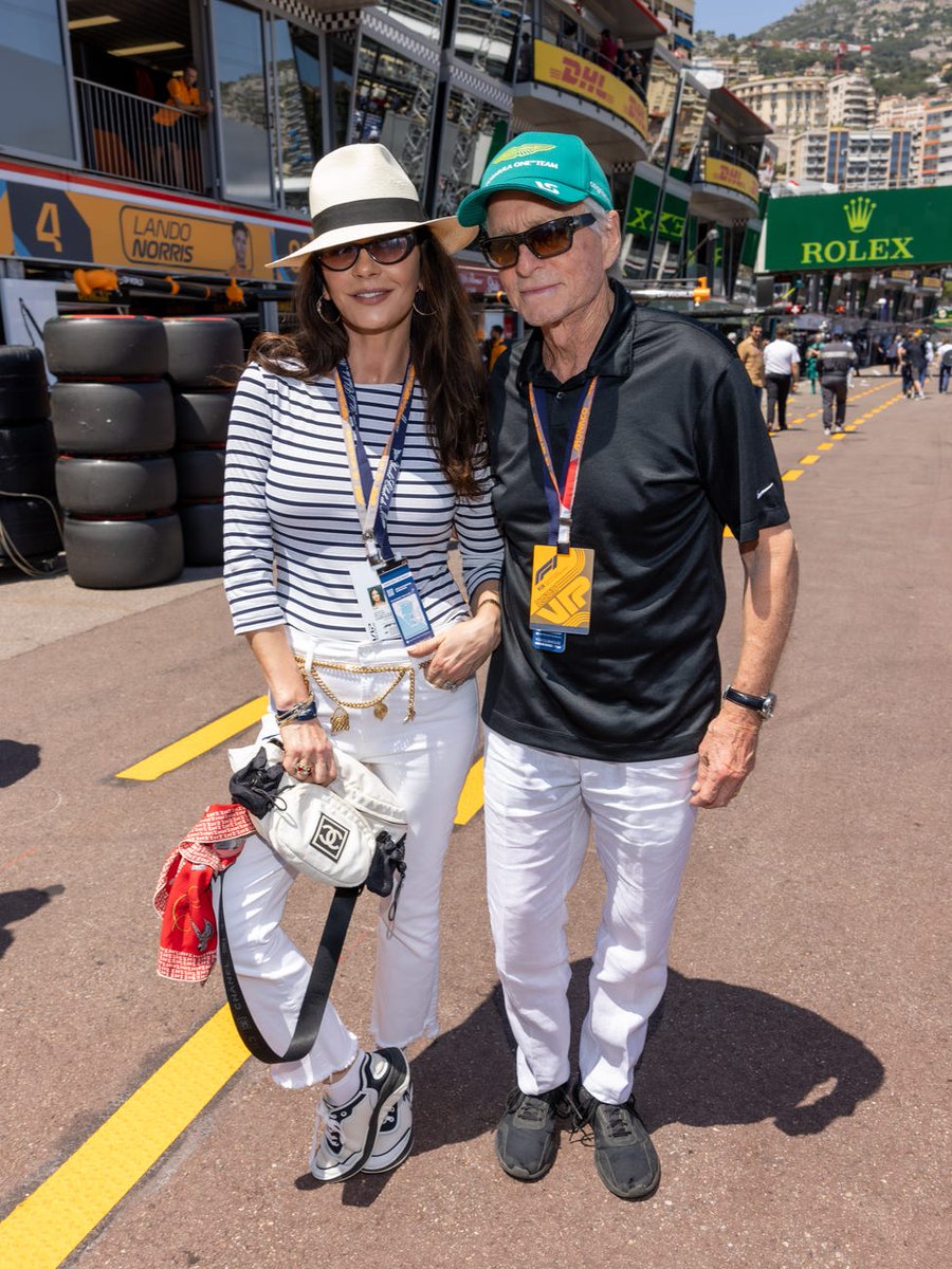 Catherine Zeta-Jones and Michael Douglas seen holding hands at F1 Grand Prix in Monaco | #catherine #michaeldouglas #hollywood #celebrity 

Read more--- 
youtube.com/shorts/1b2b5iv…