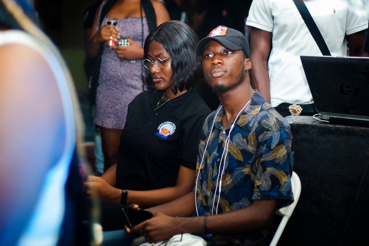 TheRealBhizzle's tweet photo. #Fusionrave 🔥🔥
2/4

Photographed by me.📸 https://t.co/vNZiWZYDkD