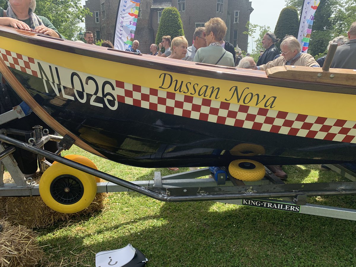 Het was eervol en leuk om vanmiddag de St Ayles Skiff van Dussen te mogen dopen met whiskey! <a href="/keesvanvugt/">Kees van Vugt</a> bedankt voor de begeleiding en de uitleg! Dussan Nova een behouden vaart toegewenst! 🚣‍♀️