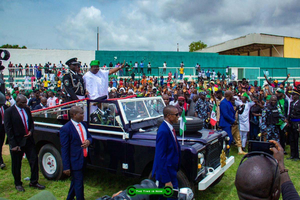 CalebMutfwang's tweet image. I am honored to have taken over as the 6th Executive Governor of Plateau State, and I am excited to begin my journey of serving and leading this wonderful state. Together with my Deputy Governor, Hon. @JosephinePiyo, we pledge to unite the people of Plateau and steer the state…