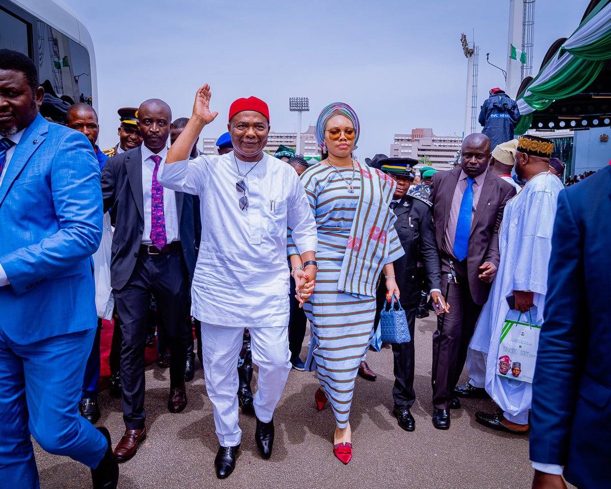 Chioma_Uzodimma's tweet photo. I wish you all the best as you assume duty.

#chiomauzodimma #heimostory #BATKSM #RenewedHope2023
Chief Barr. (Mrs.) Chioma Uzodimma.
First Lady, Imo State, and Founder, GoodHope Flourish Foundation.

4/4 https://t.co/XgCLLtUc64