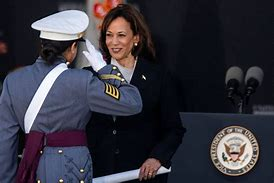 CoffeePolitico's tweet photo. #WestPointGraduation 2023 #VPOTUS https://t.co/pCz0ZDJ6oA