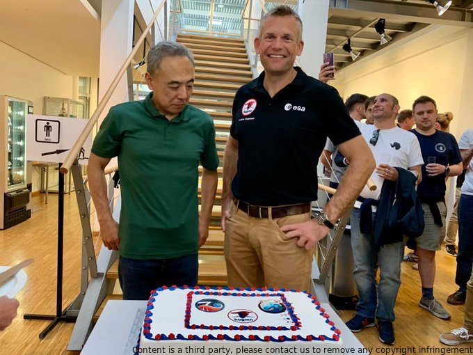 We completed our last week of training at ESA's European Astronaut Center with a farewell ceremony including a tree planting tradition and a cake with all three patches. Can you name them? #huginn #ESA #astronauttraining #Space