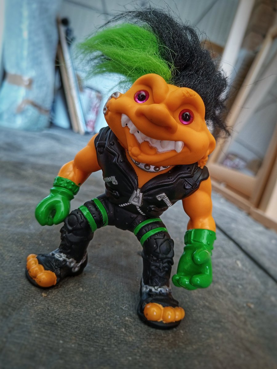 Never thought I'd buy a troll but guess I don't know myself very well! Rescued this little punk from a carboot this weekend. 

#troll #trolls #trolldoll #carboot #carbootfinds #vintagetoys #retrotoys #punkstyle #90stoys #russtrolls #battletrolls #hasbro