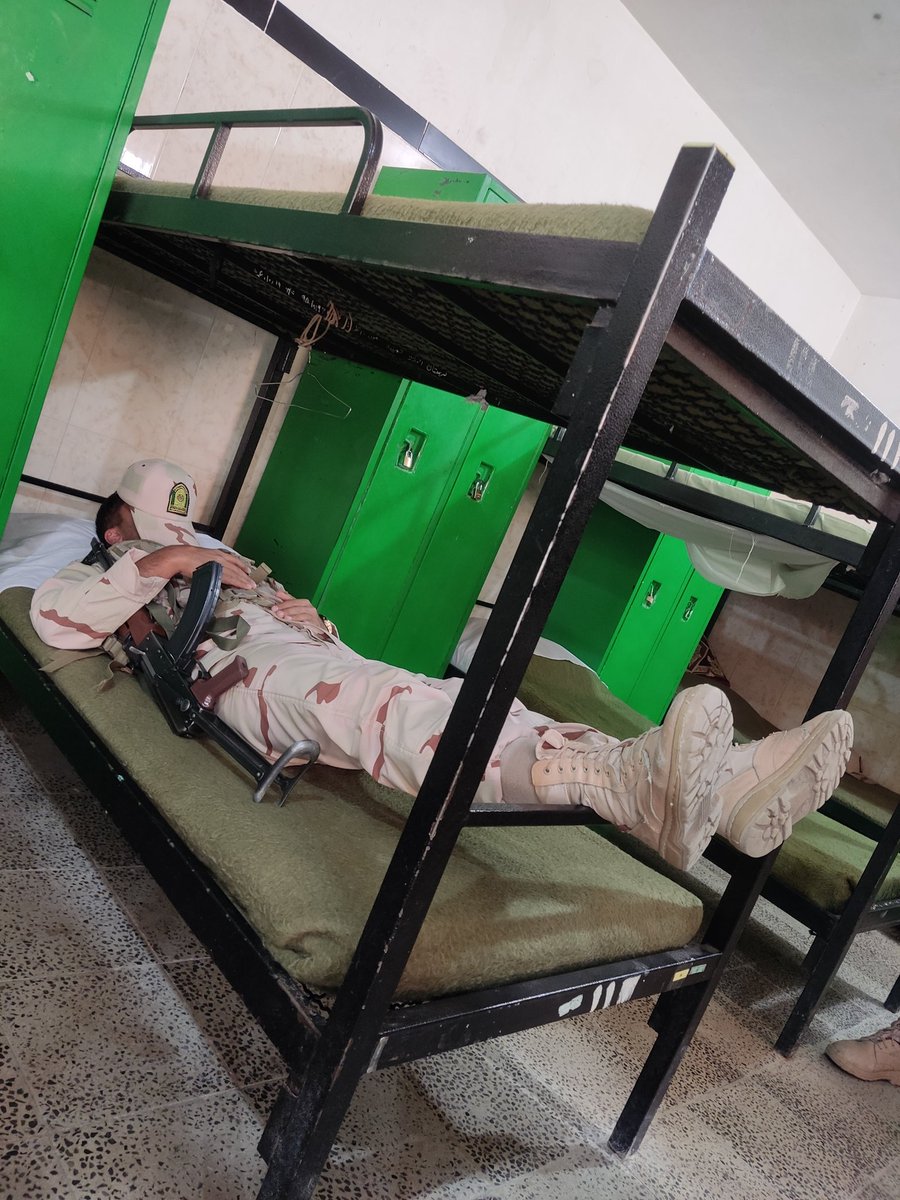 javad__geravand's tweet image. ولی من این روزا به شدت خسته ام... 
مرزبانی... 🥀