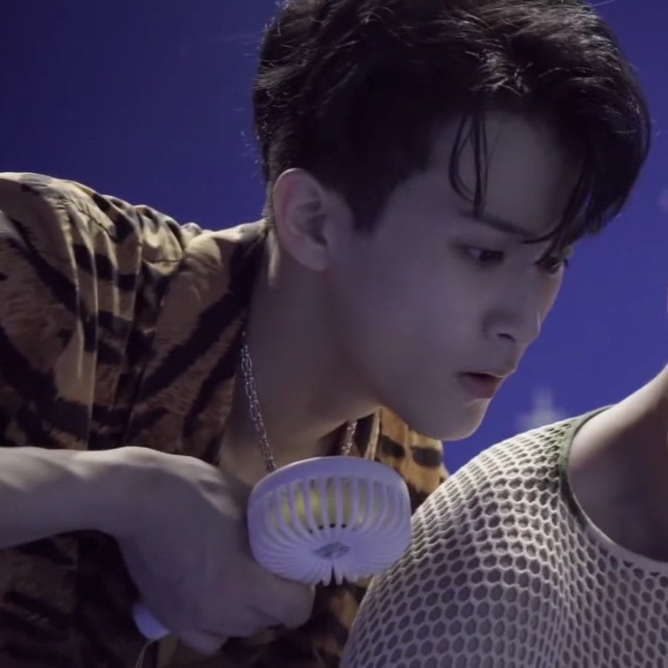 hourly mark lee 🫑 tweet media