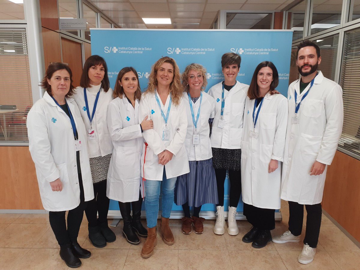 annabonet's tweet photo. I avui, per acabar, reconeixement i agraïment a l’equip de farmacèutics #FAP_ICSCC de l’@icscatcentral
🔝Vam innovar al 2018-19, integrant-nos físicament als CAP. Hem anat desenvolupant progressivament el rol clínic, promovent la revisió estructurada de la medicació, … https://t.co/nE1GVllv8B