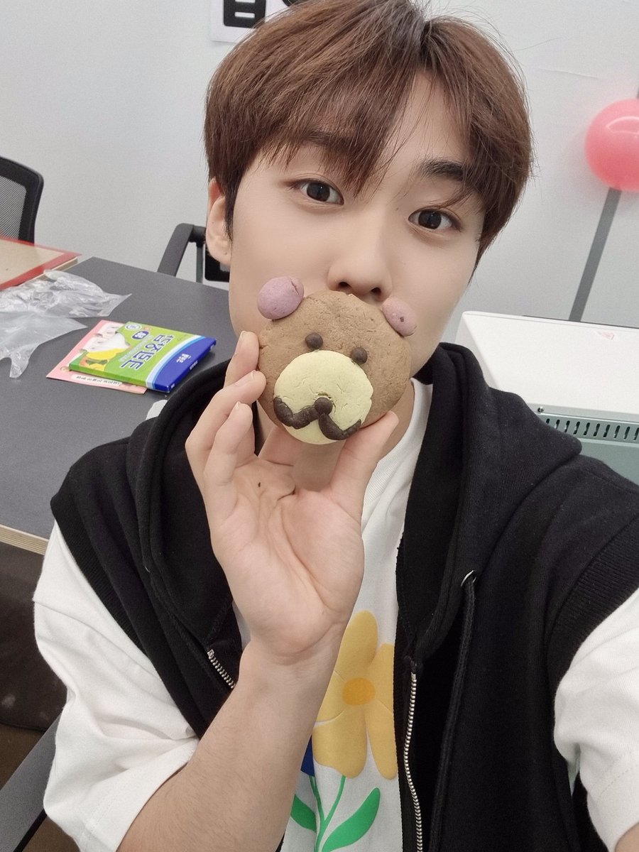 __misslee_'s tweet image. Happy Birthday little Bee ❤️‍🩹
I wish u to be happy...always...❤️
I love u so much...thanks for everything u do ❤️‍🩹
#happybirthdayjacob