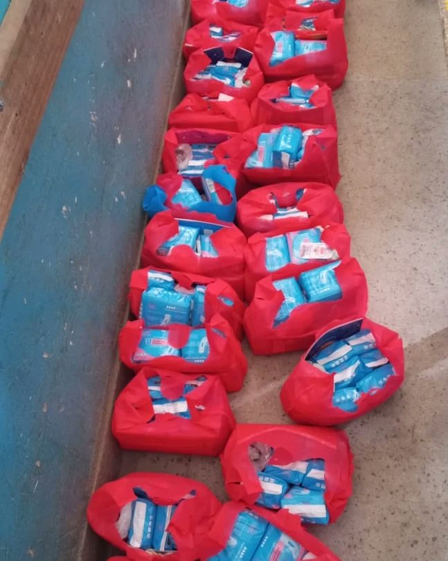 OPInitiative's tweet photo. We got to mark this years menstrual hygiene yesterday by sharing menstrual products with girls in Kibra.
#MenstruationMatters #MenstrualHygieneDay https://t.co/jzj5fwUWxp
