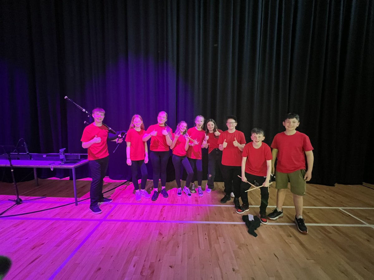 missfergusonx's tweet image. BATTLE OF THE BAND WINNERS 2023

Congratulations to my talented S1 Rock and Pop who won Battle of the Bands, and Best Band tonight and have won a pizza party AND a chance to record in a studio!! 👏🏼

Unbelievably proud of every single one of you, the proudest teacher ❤️✨