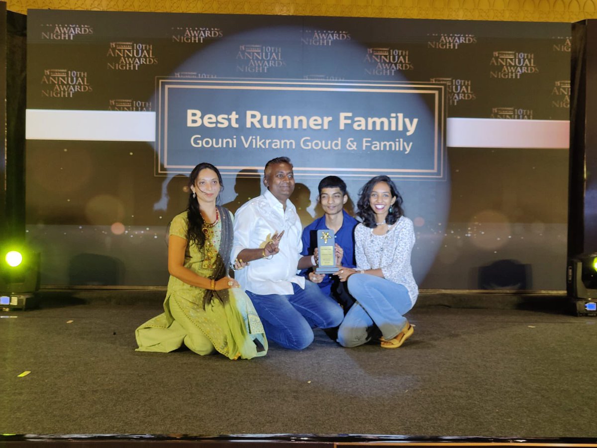 Receiving the ‘Best Runner Family’ award from @hydrunners at Daspalla hotel in Hyderabad