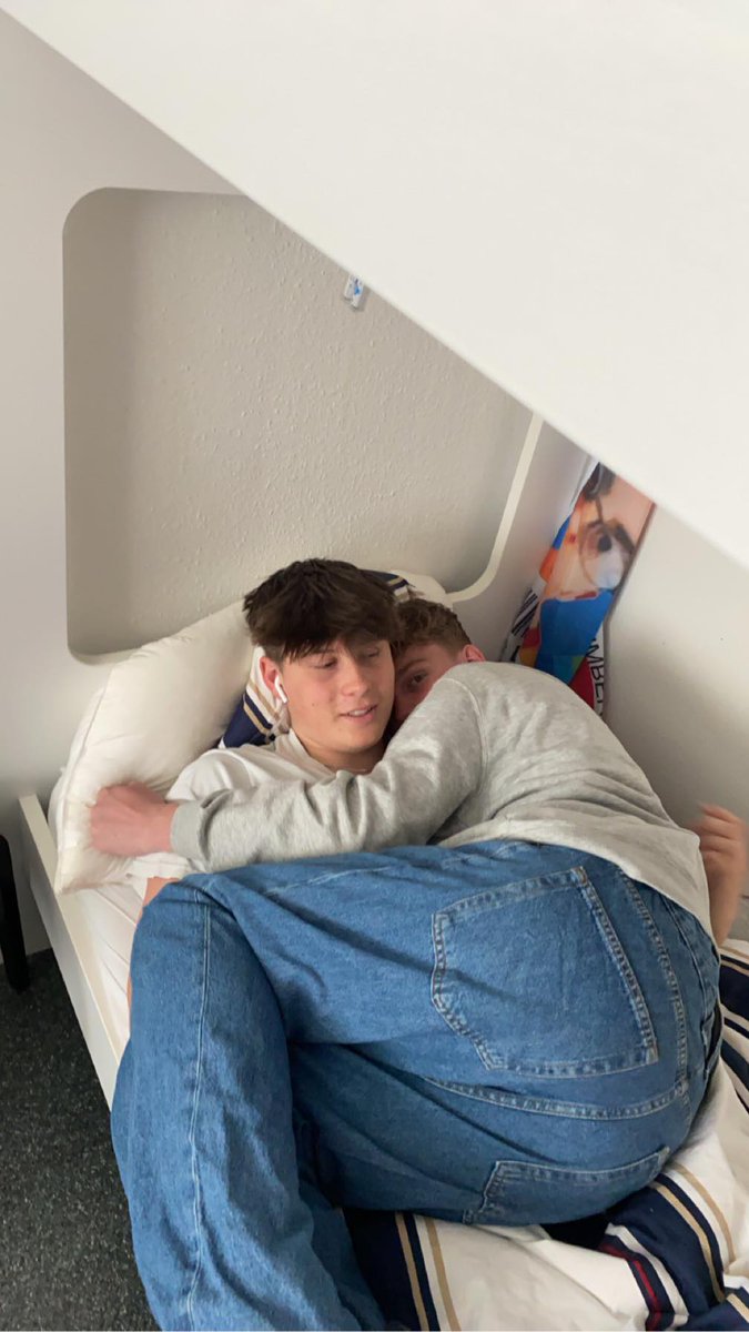 Vi går 1 for 2 i dag🙀

GG WP <a href="/EStarsEsport/">E-Stars</a> og <a href="/Unic0rnRebels/">Unicorn Rebels</a> 

Min mor plejer at sige, at dem der har det sjovest er de sande vindere. Med den tankegang gik vi 2 for 2 i dag😅🐒

Godt spi... Trollet gutter❤️
<a href="/lynb0b/">Lynb0b</a> @KoeiCSGO <a href="/T4PZ2006/">T4PZ</a> <a href="/XyslerCS/">XyslerCS</a>