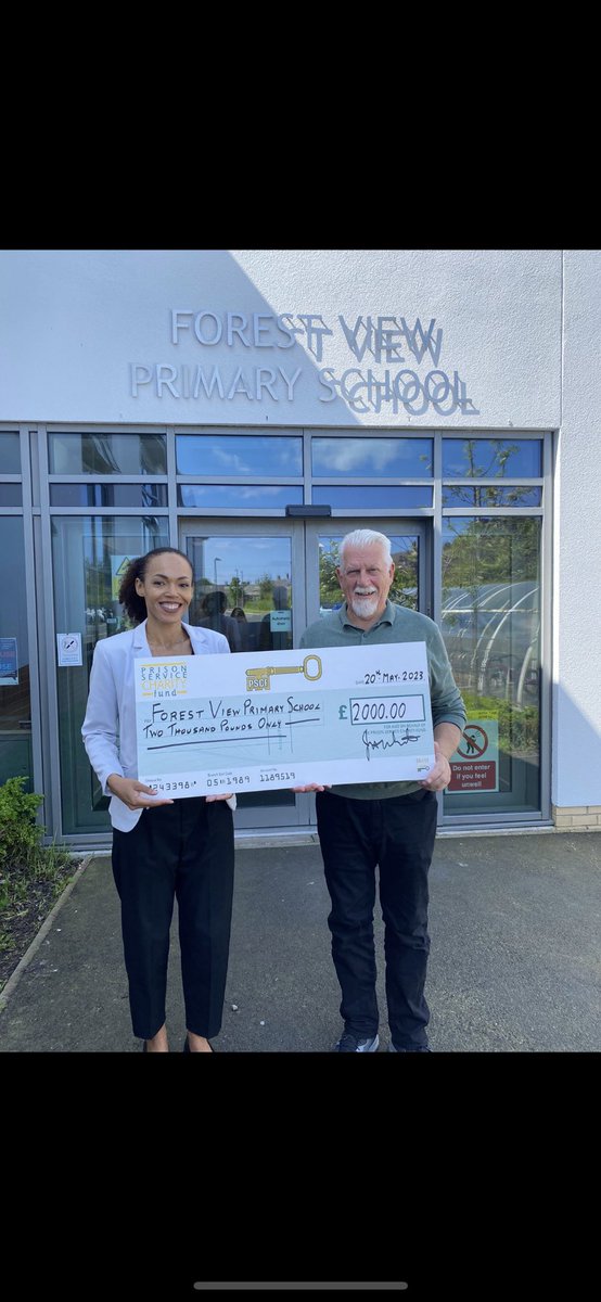 Here’s our secretary John giving head teacher Emma Cook at Forest View Primary School South Shields a special donation on behalf of @OfficialPSCF 👏👏 what a fabulous feeling ❤️❤️