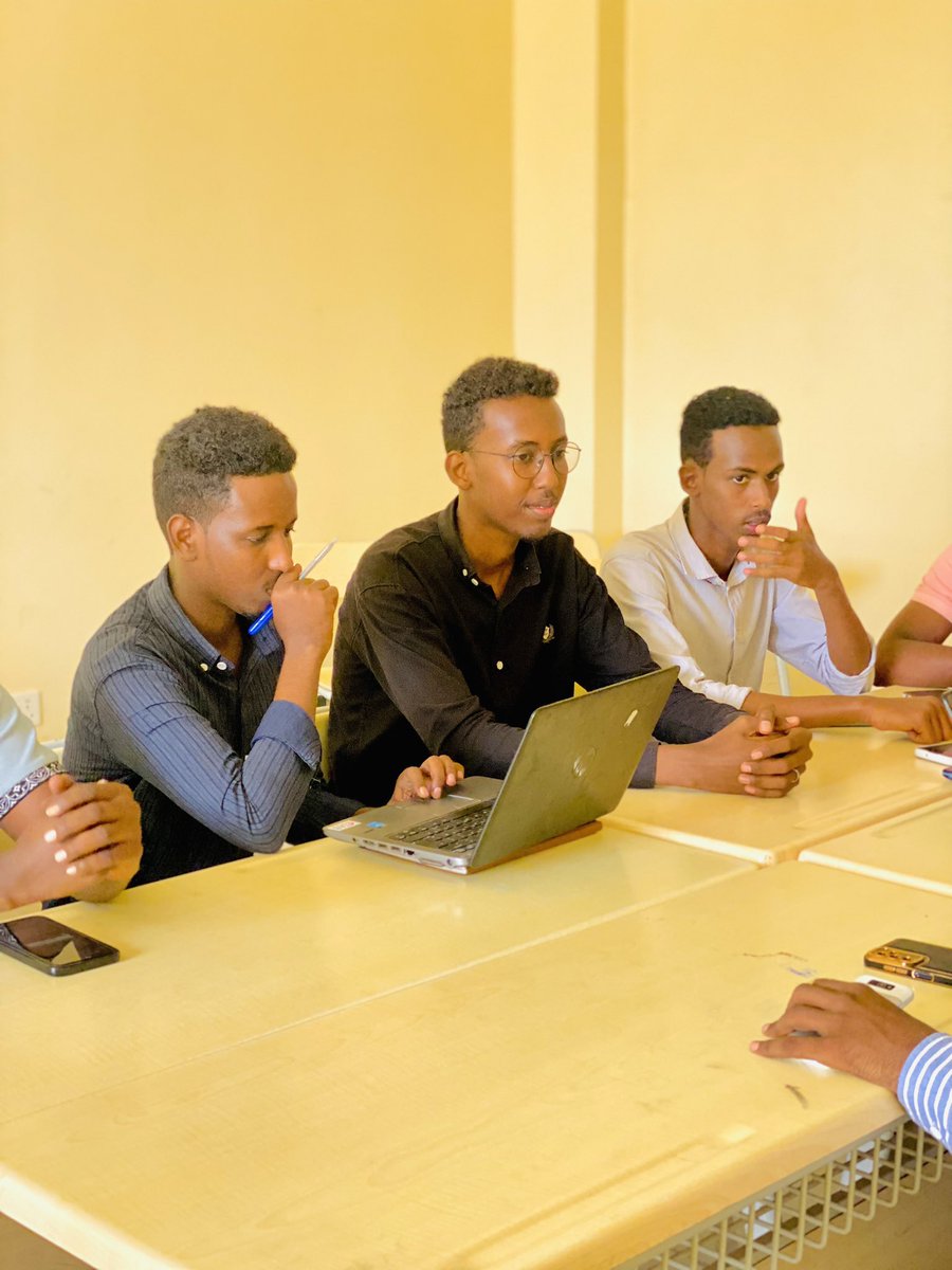 Fasa_Simad's tweet photo. 29 Maayo , Waxa inoo qabsoomay shir ki isbuulaha ee FASA, kaas oo maanta lagu ansixiyay dastuurka FASA waxa ansixiyay golaha wasiirada ee midowga ardayda kuliyada xisabaadka . 
Waxa xusid in uu soo maray Akhrinta Kowaad iyo Labaad iyo Sexaadba kahor ansixinta

@Barre_Digdig https://t.co/plVavYtqeO
