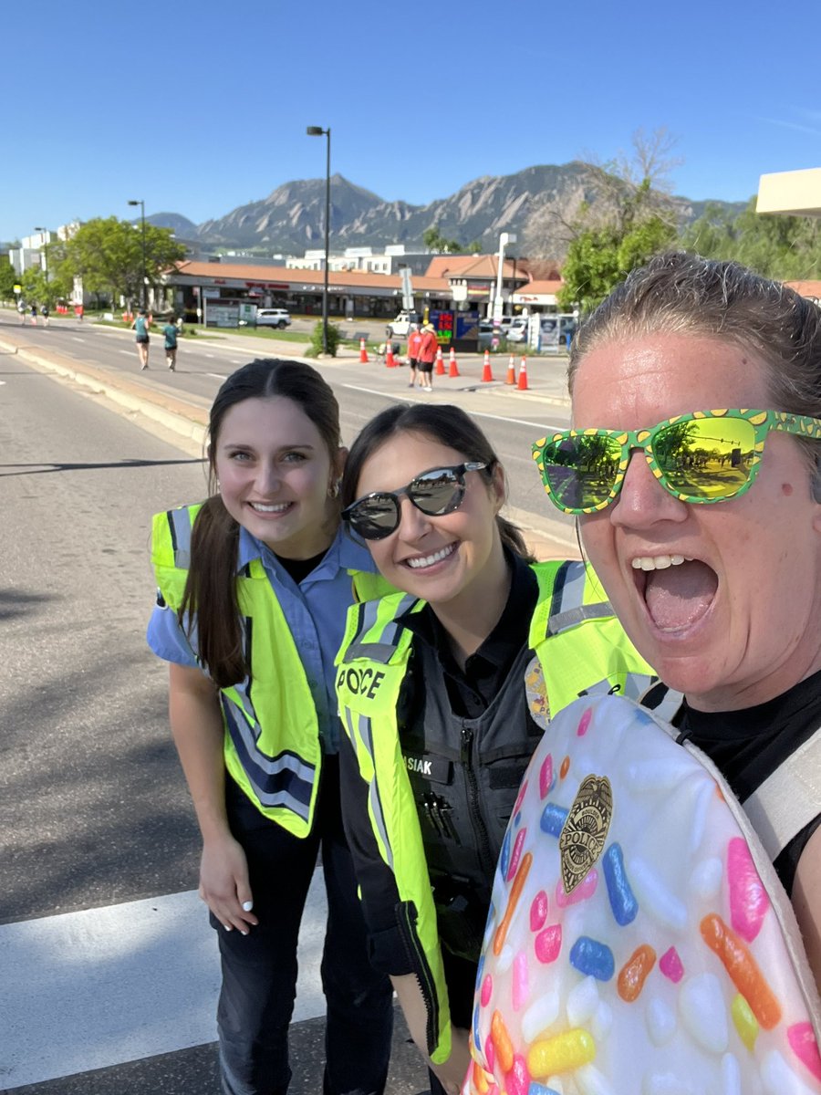dionnew's tweet image. It’s a great day when you can combine two of your favorite things—running (especially running in a doughnut costume) & your friends/coworkers keeping everyone safe at the @bolderboulder ! #bolderboulder #bolderboulder10k