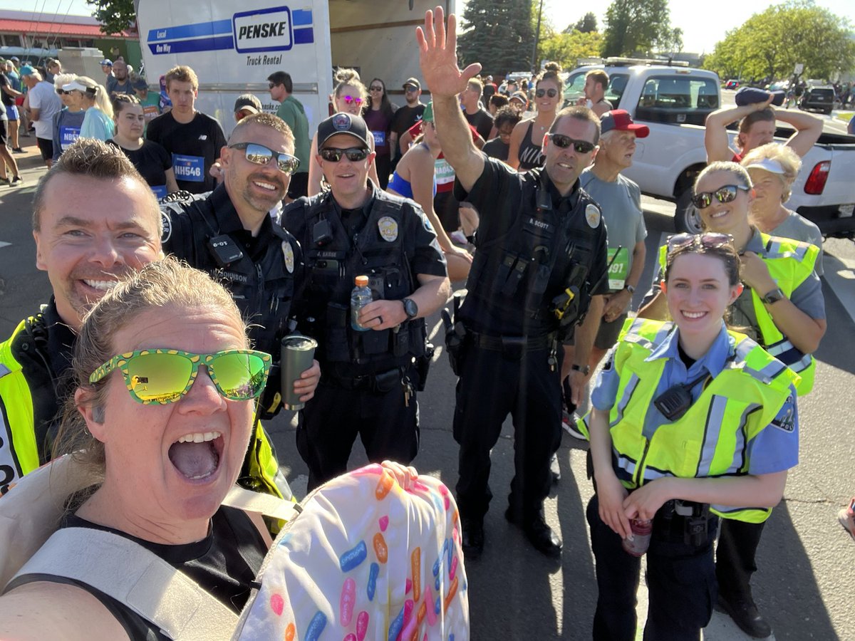dionnew's tweet image. It’s a great day when you can combine two of your favorite things—running (especially running in a doughnut costume) & your friends/coworkers keeping everyone safe at the @bolderboulder ! #bolderboulder #bolderboulder10k