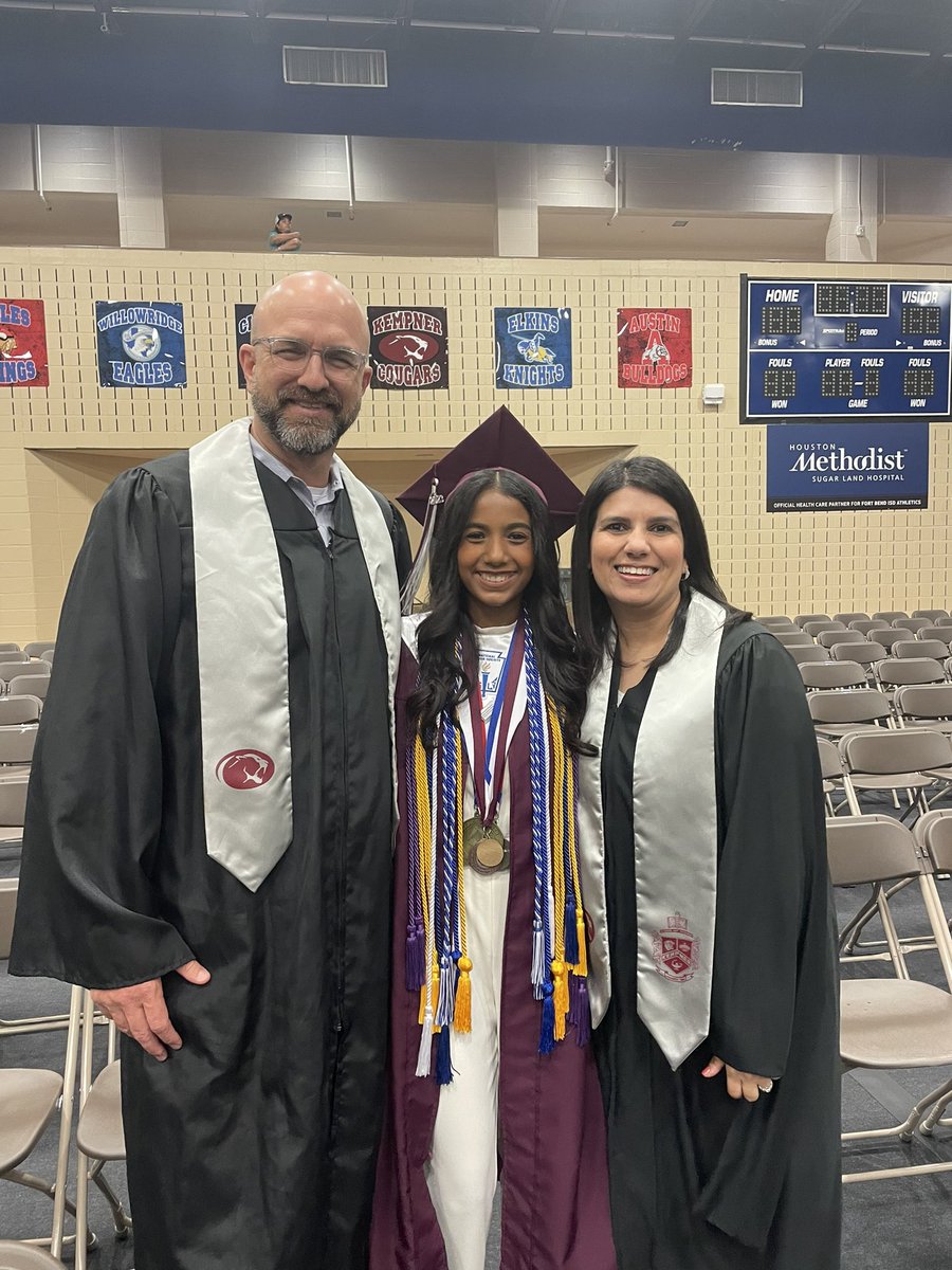 Zara Khan tweet media