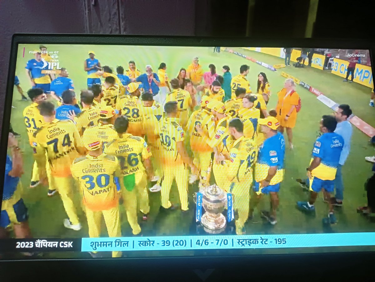 keshavnagarncc's tweet photo. Sir Jadeja ka kamaal
#CongratulationCSK https://t.co/006AnqWKyJ
